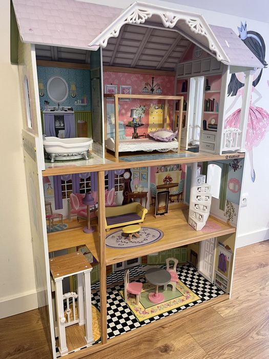Domek dla lalek KidKraft 120x85
