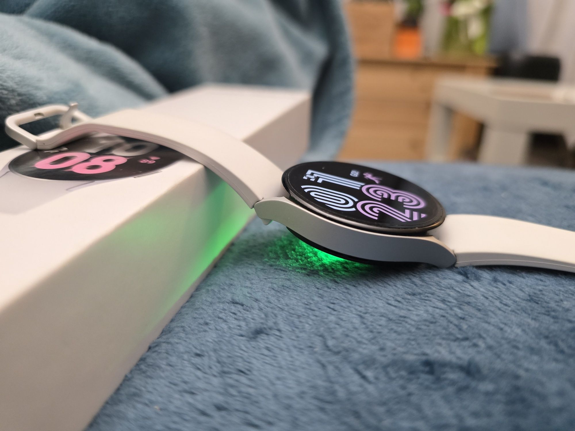 Smartwatch Samsung Watch 5, idealny stan, cały zestaw