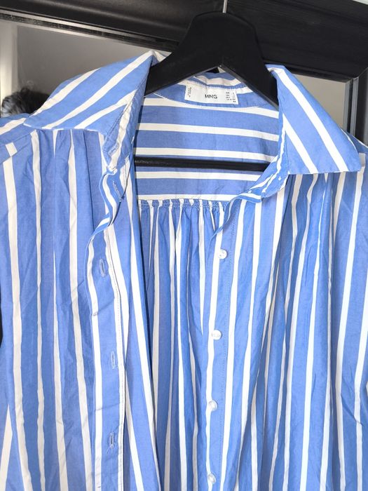 Camisa Mango às riscas azul e branca – moderna e elegante