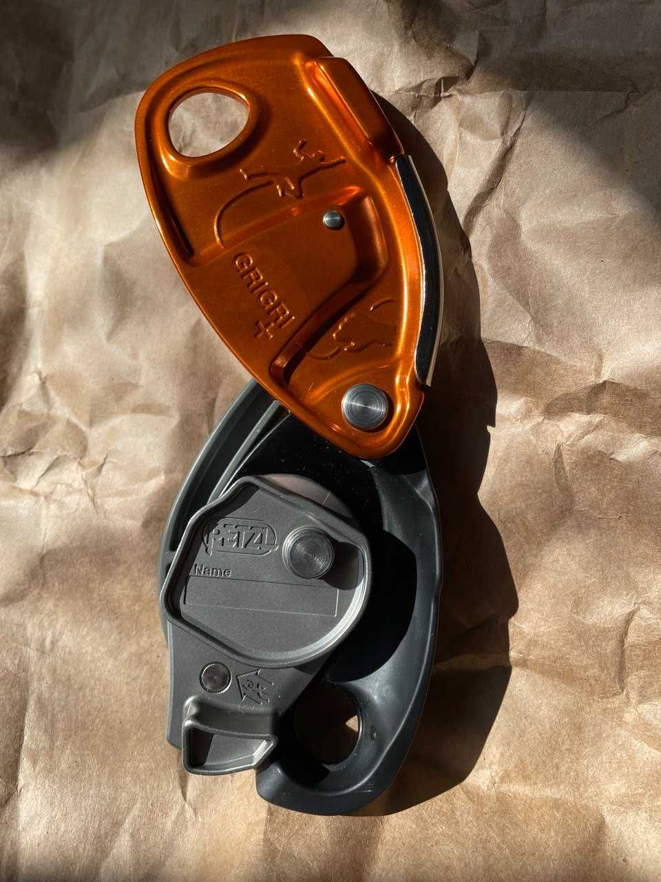 Страхувальний пристрій Petzl Gri-Gri +