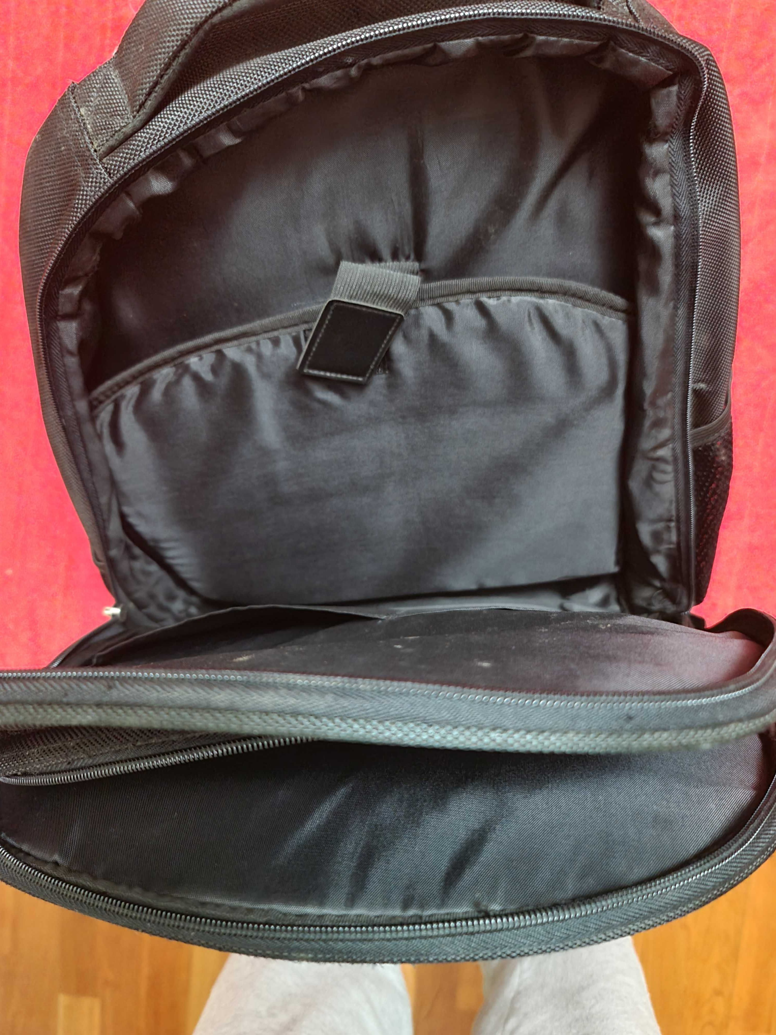 Mochila preta para portátil