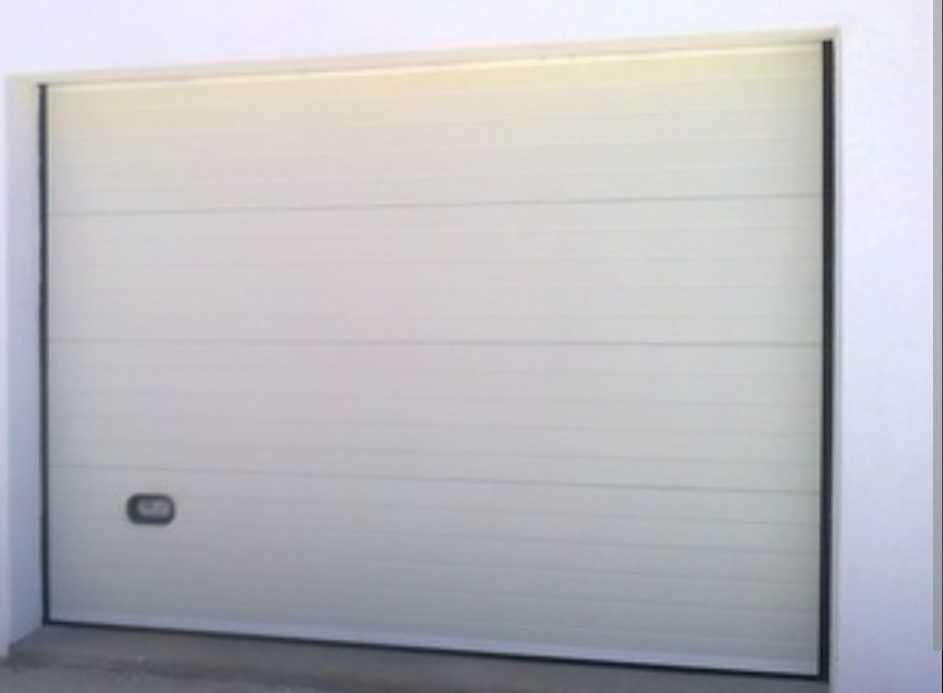 Portão Seccionado Branco