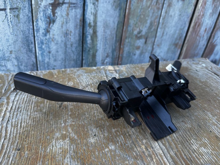 Подрулевой переключатель Skoda Octavia A5 Volkswagen Tiguan