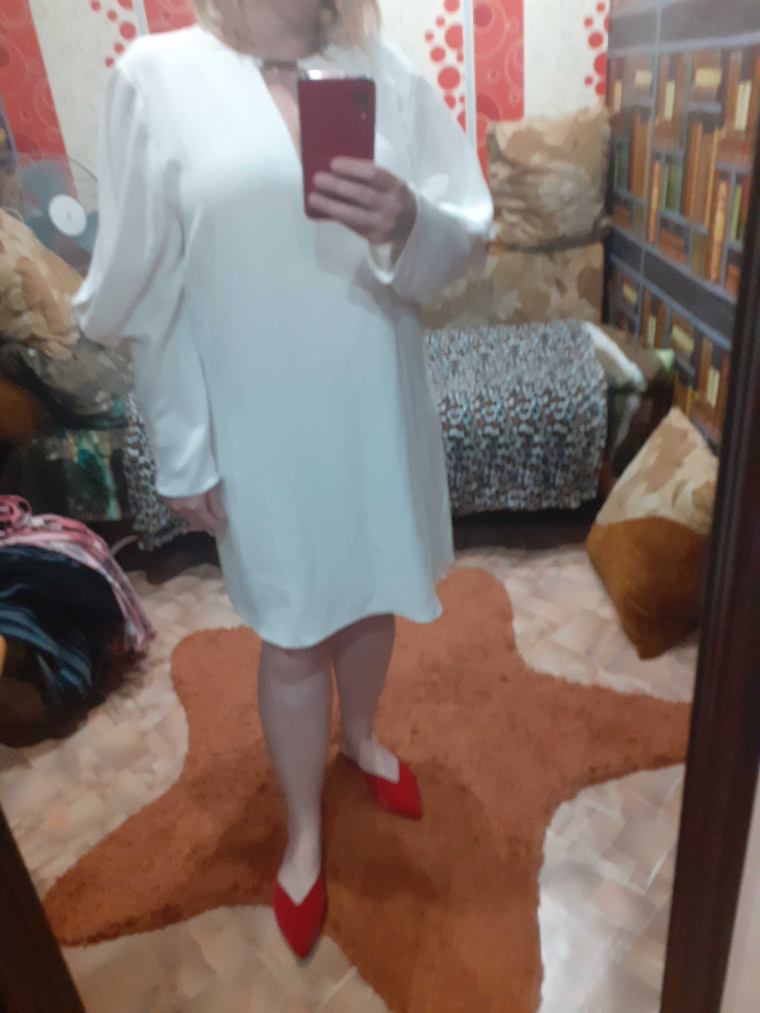 Платье белое нарядное