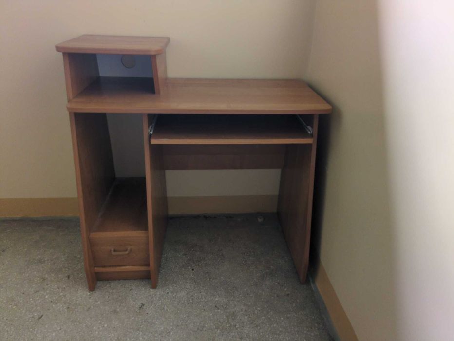 Sprzedam biurko pod komputer
