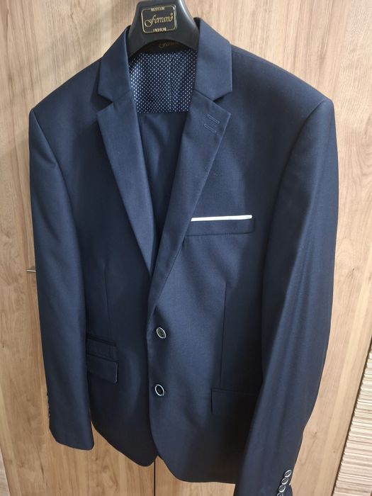 Garnitur młodzieżowy roz.50 na półmetek lub studniówkę