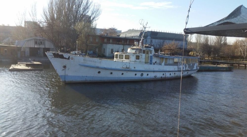 Продам теплоход Днепр