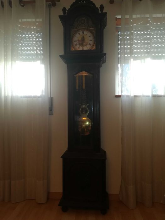 Relógio de pé em ótimo estado