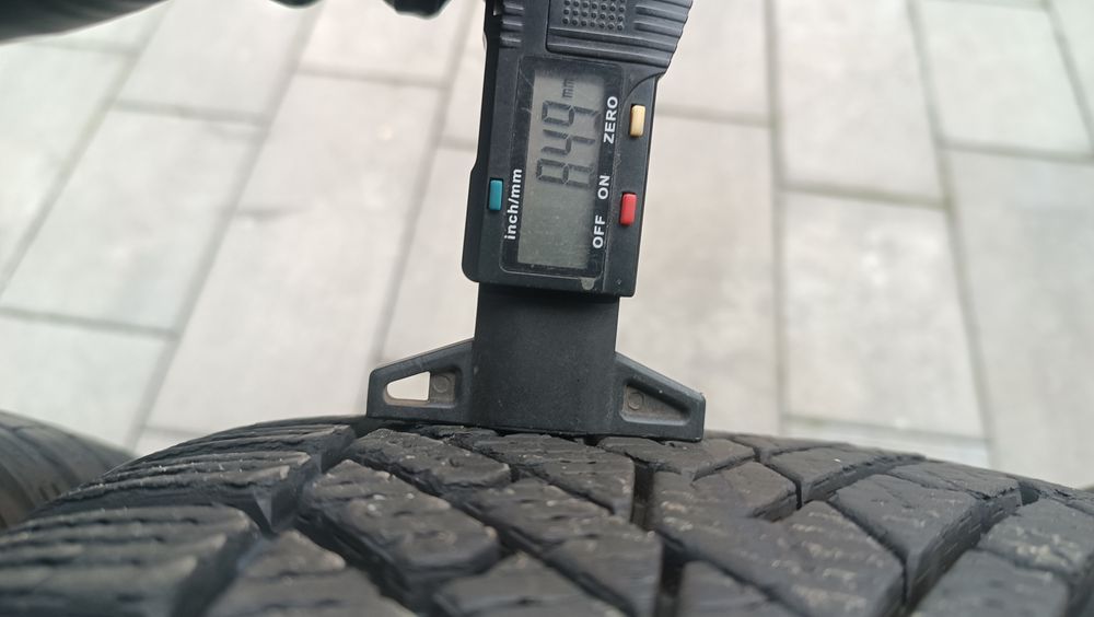 225/45R17 Opony zimowe Pirelli - 9-8,5 mm rant ochronny