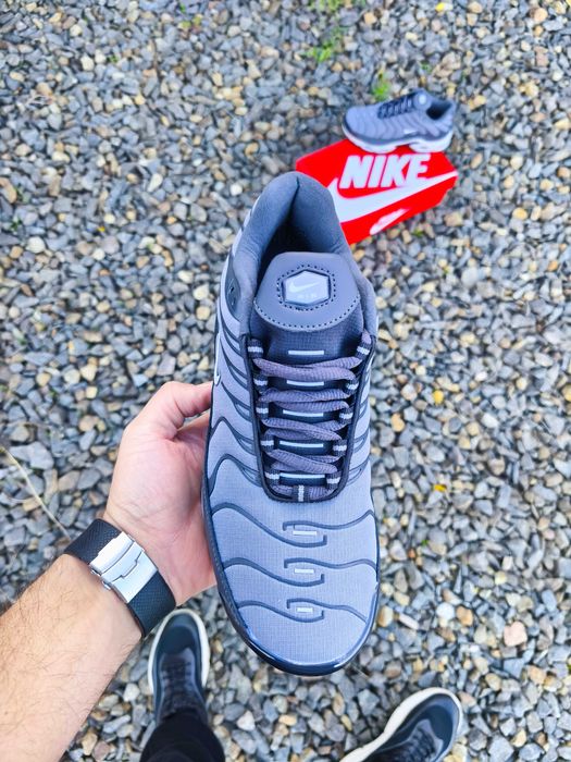Кросівки підліткові Nike Air Max Tn Plus термо осінь зима сірі