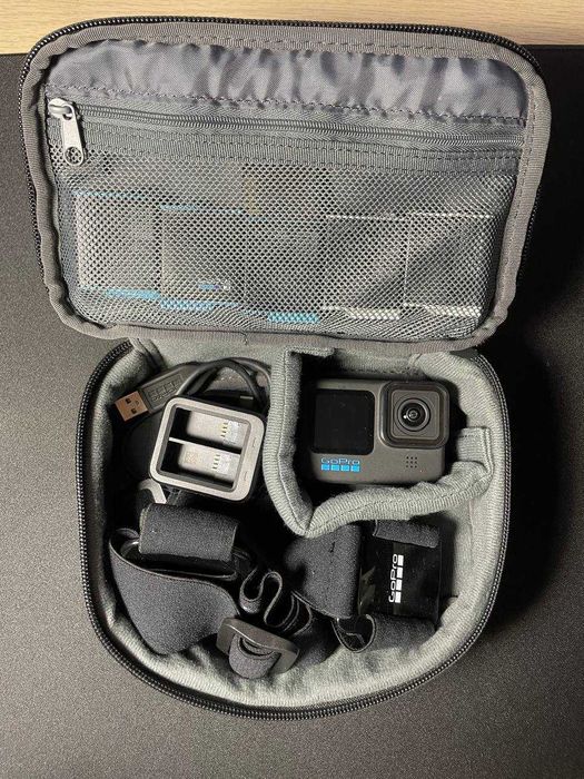 GoPro Hero 10 Black + 5 baterii + akcesoria – stan bardzo dobry