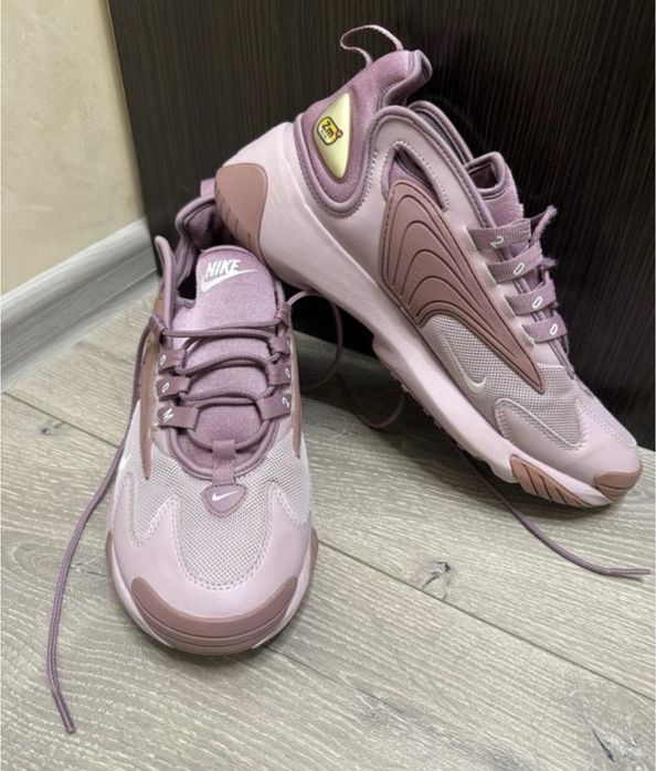 Кросівки в гарному стані