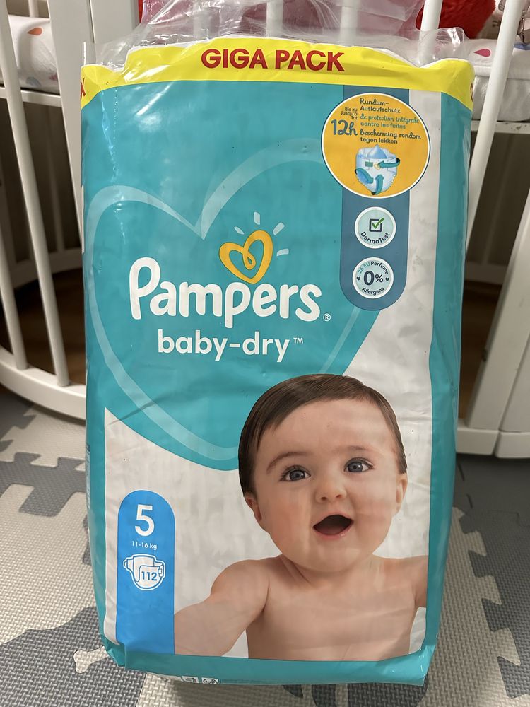 Pampers підгузки / трусики 5 мега упаковка 112 шт