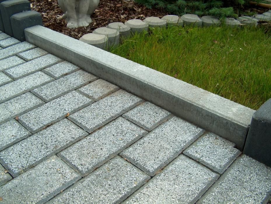 Obrzeże betonowe trawnikowe, chodnikowe, krawężnik 100x25x8 cm