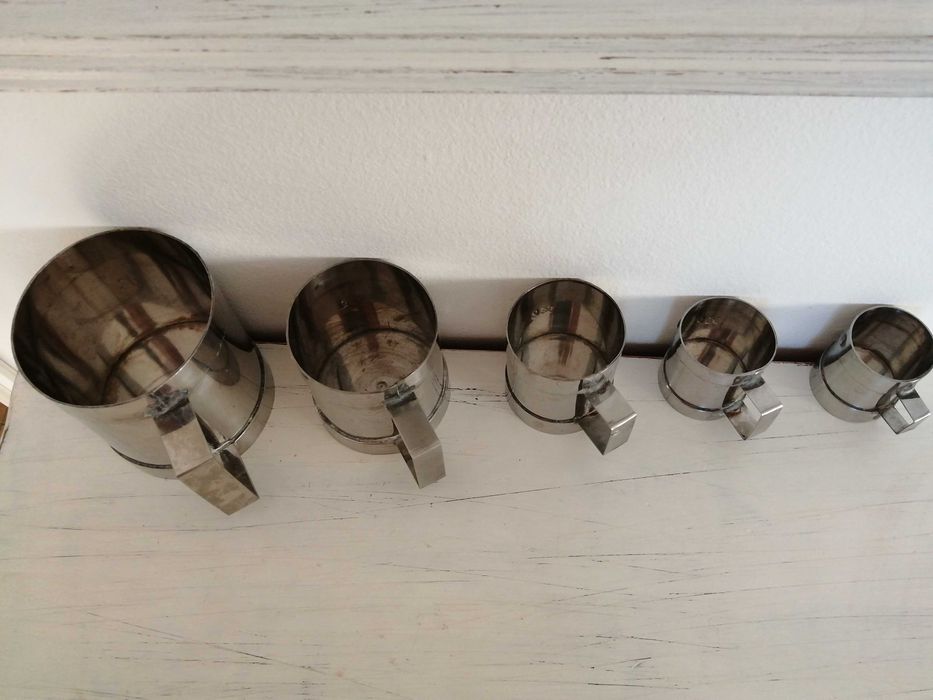 Canecas antigas/vintage de medidas em inox