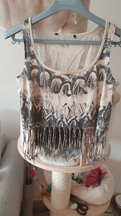 Krótki kremowy crop top z frędzlami bawełna wzory trochę aztec XXS