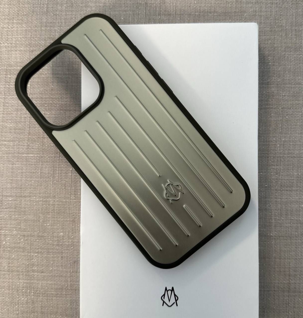 Чехол Rimowa iphone 16 pro