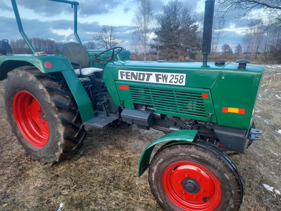 Sprzedam ciągnik rolniczy Fendt