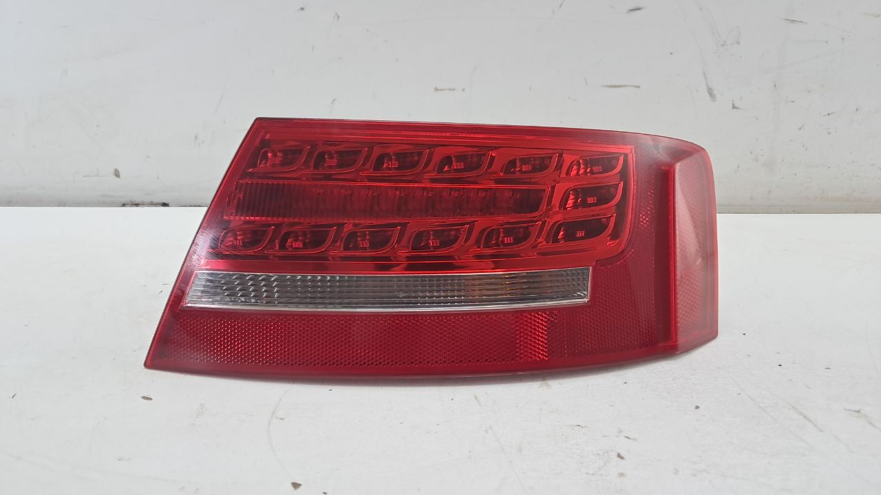Фонарь задний правый Audi A5 2008-2012 8T8945096D