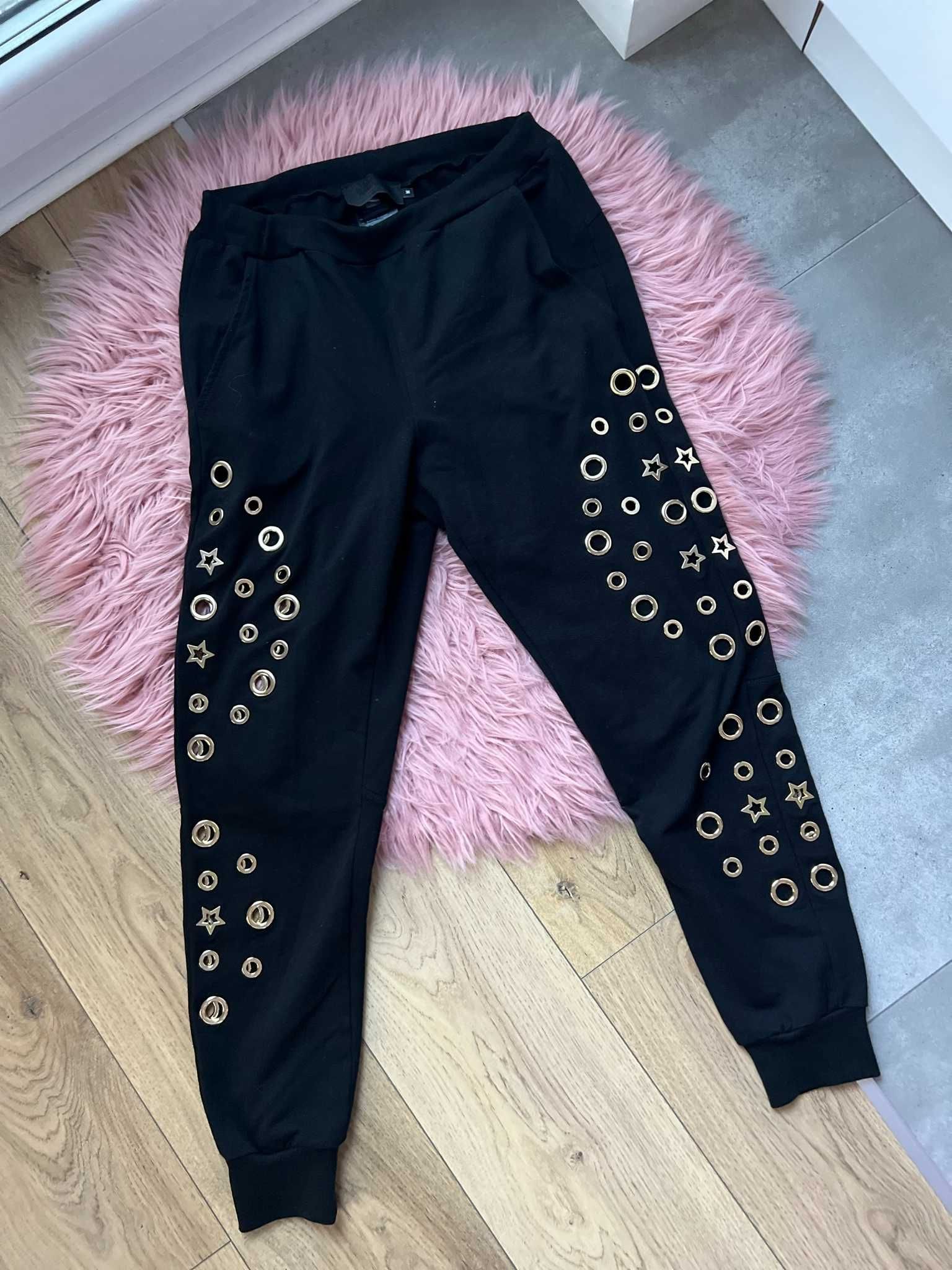 Phillip Plein spodnie czarne dresowe zdobienia nietypowe M Gratis