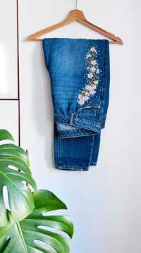 Spodnie jeansowe jeansy floral kwiaty Mohito wysoki stan przetarcia