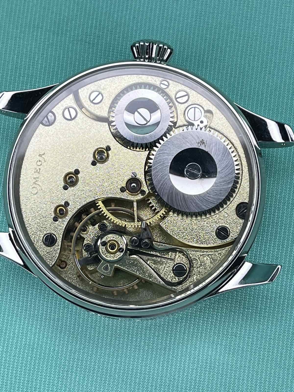 Швейцарський годинник Omega