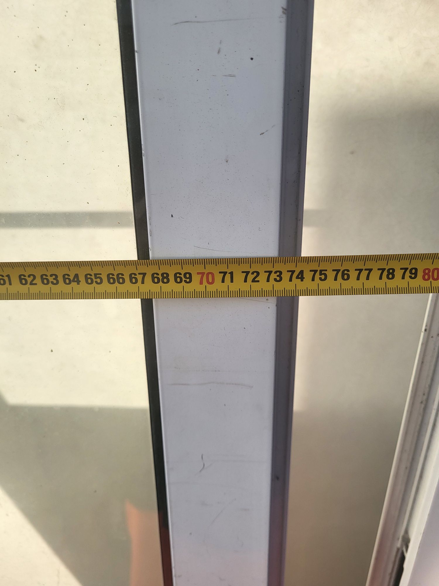 Vendo duas portas alumínio branco reservado