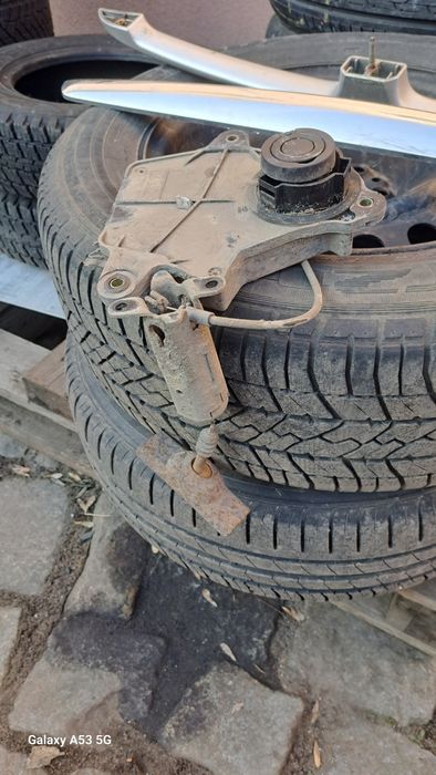 Winda koła zapasowego Citroën C8 Peugeot 807 Phedra Ulysse.