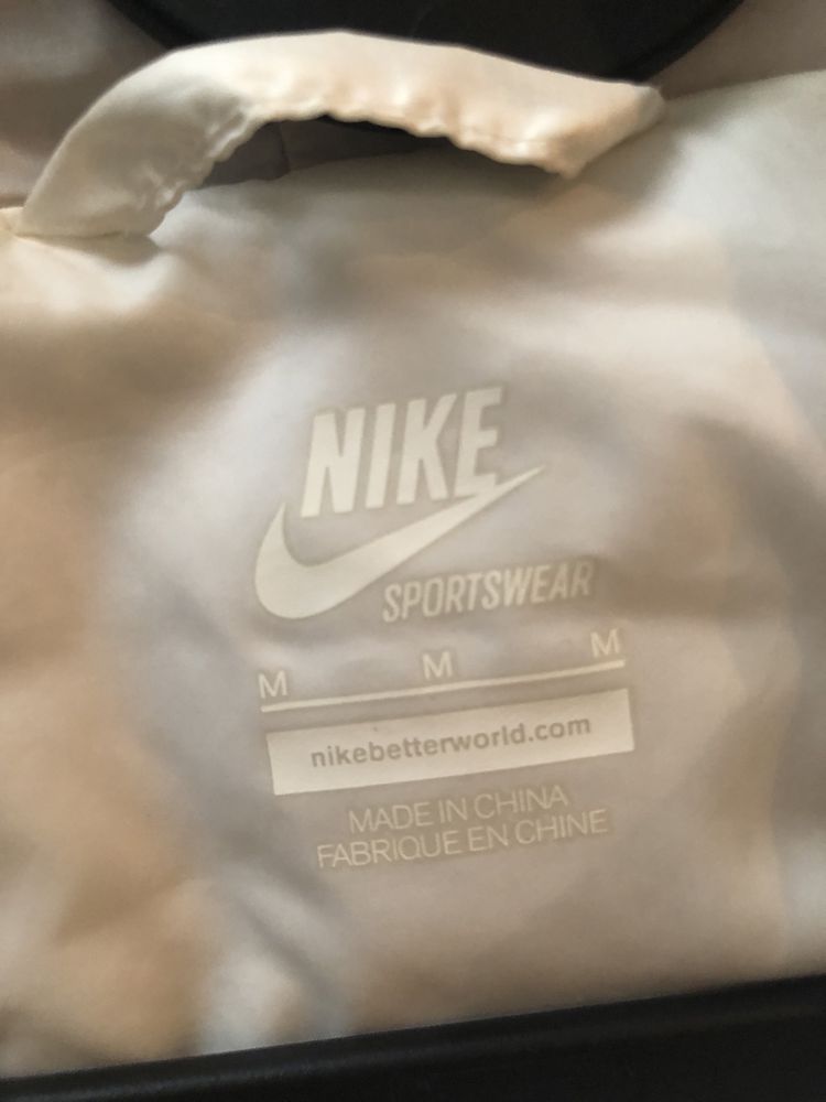 Wiosenna / przejściowa kurtka NIKE rozmiar M