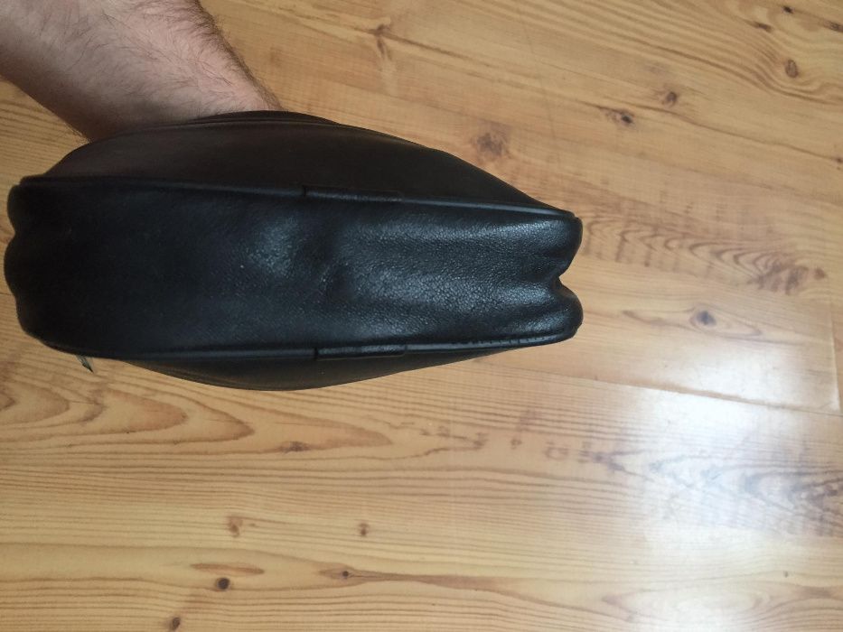 Poręczna i elegancka męska skórzana torebeczka