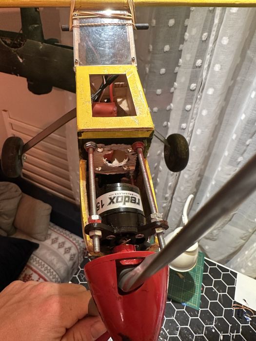 Samolot rc elektryczny