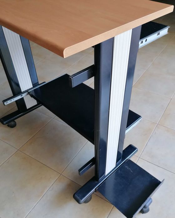 Mesa secretaria, para computador, com apoio