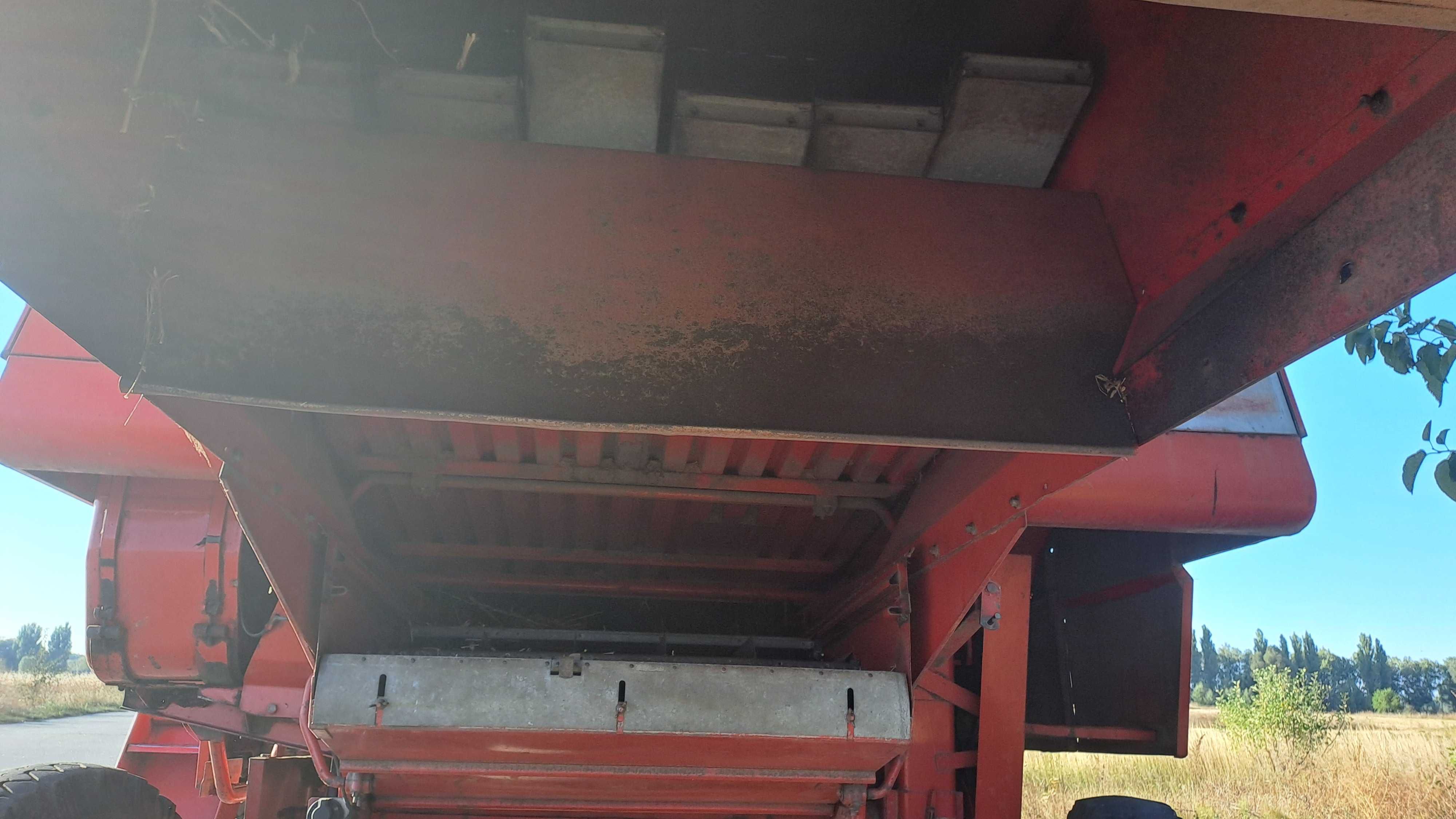 Продам комбаїн Massey Ferguson 530L