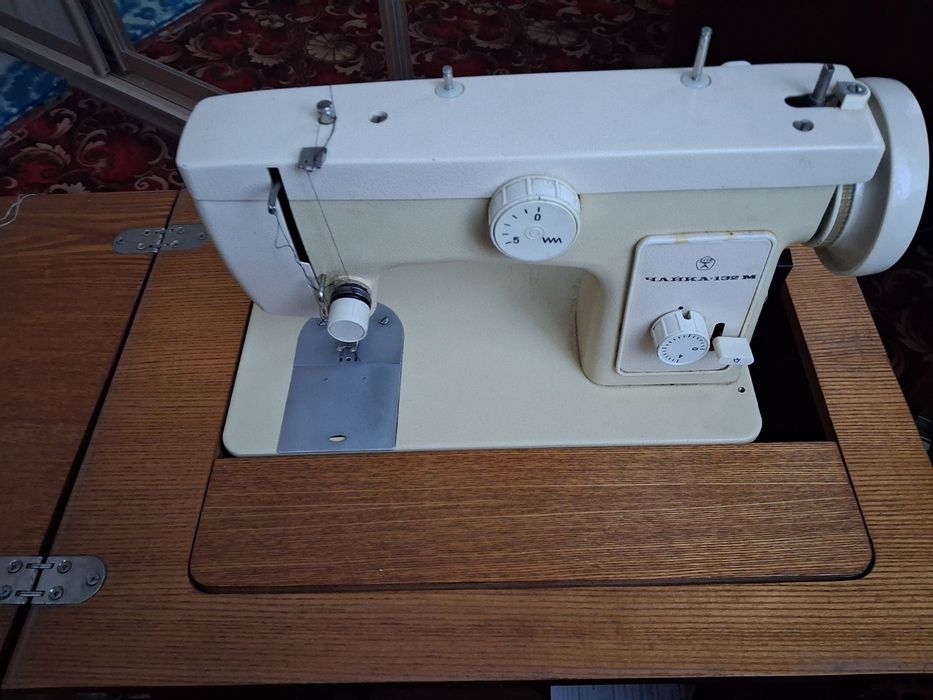 Швейна машина " Чайка"