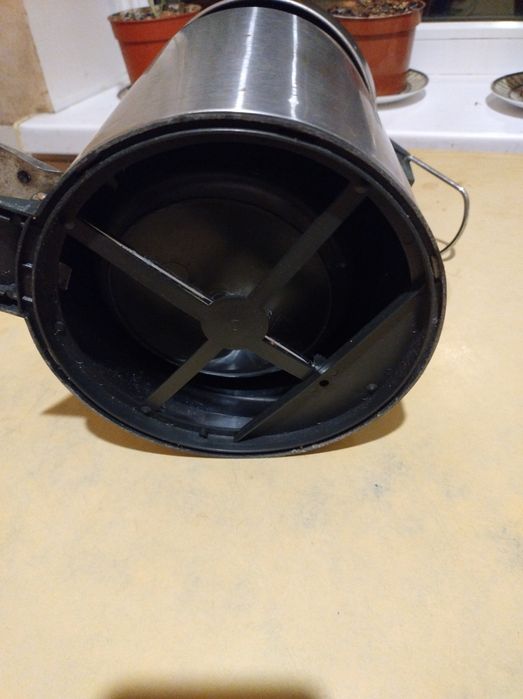 Продам ведро с педалью.