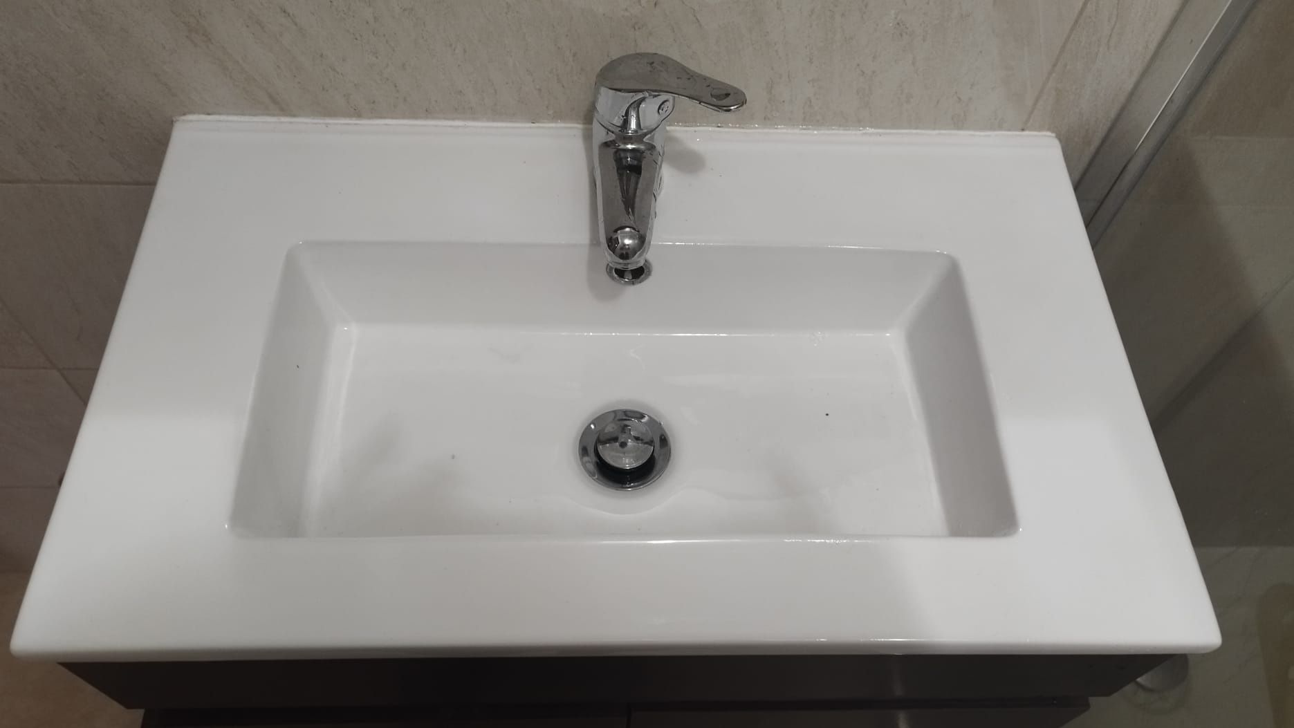 Móvel WC + lavatório + espelho + lâmpada