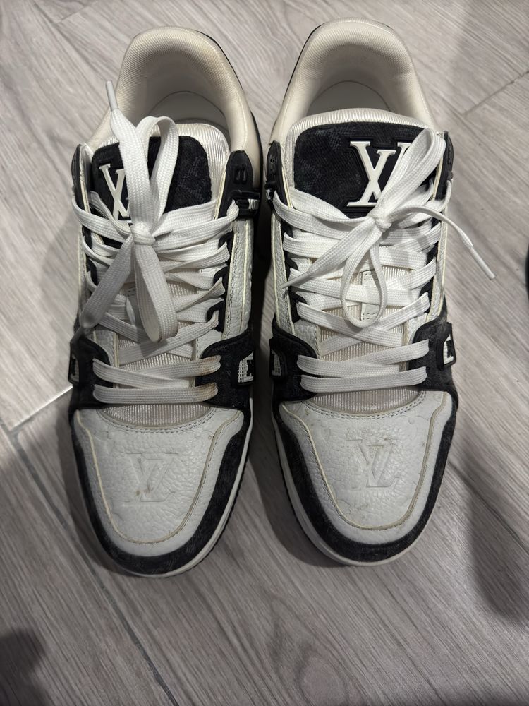 LouisVuitton black treiners