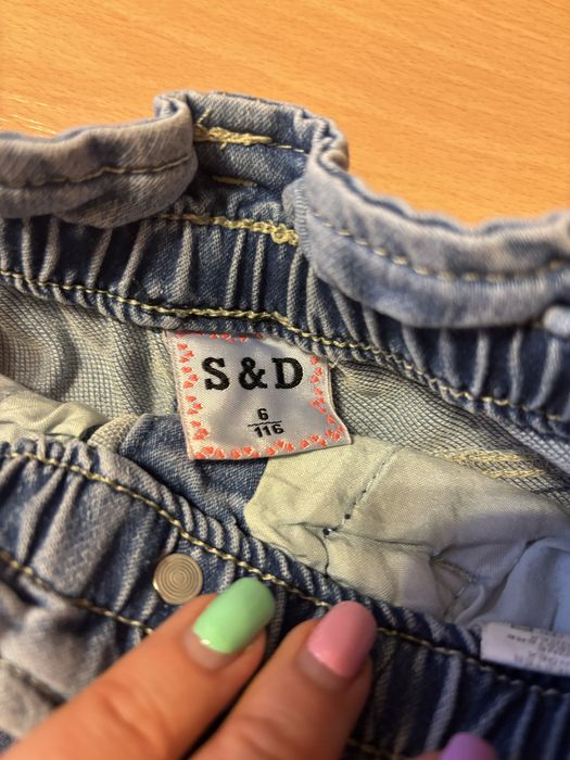 Świetne spodenki dla dziewczynki r. 116