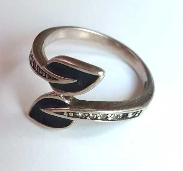 Pierscionek SREBRO 925, emalia i krysztaly