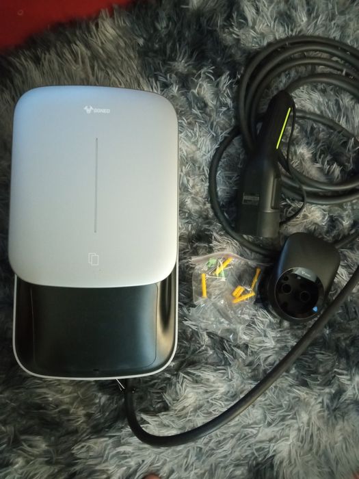 Продам зарядний пристрій для електромобіля