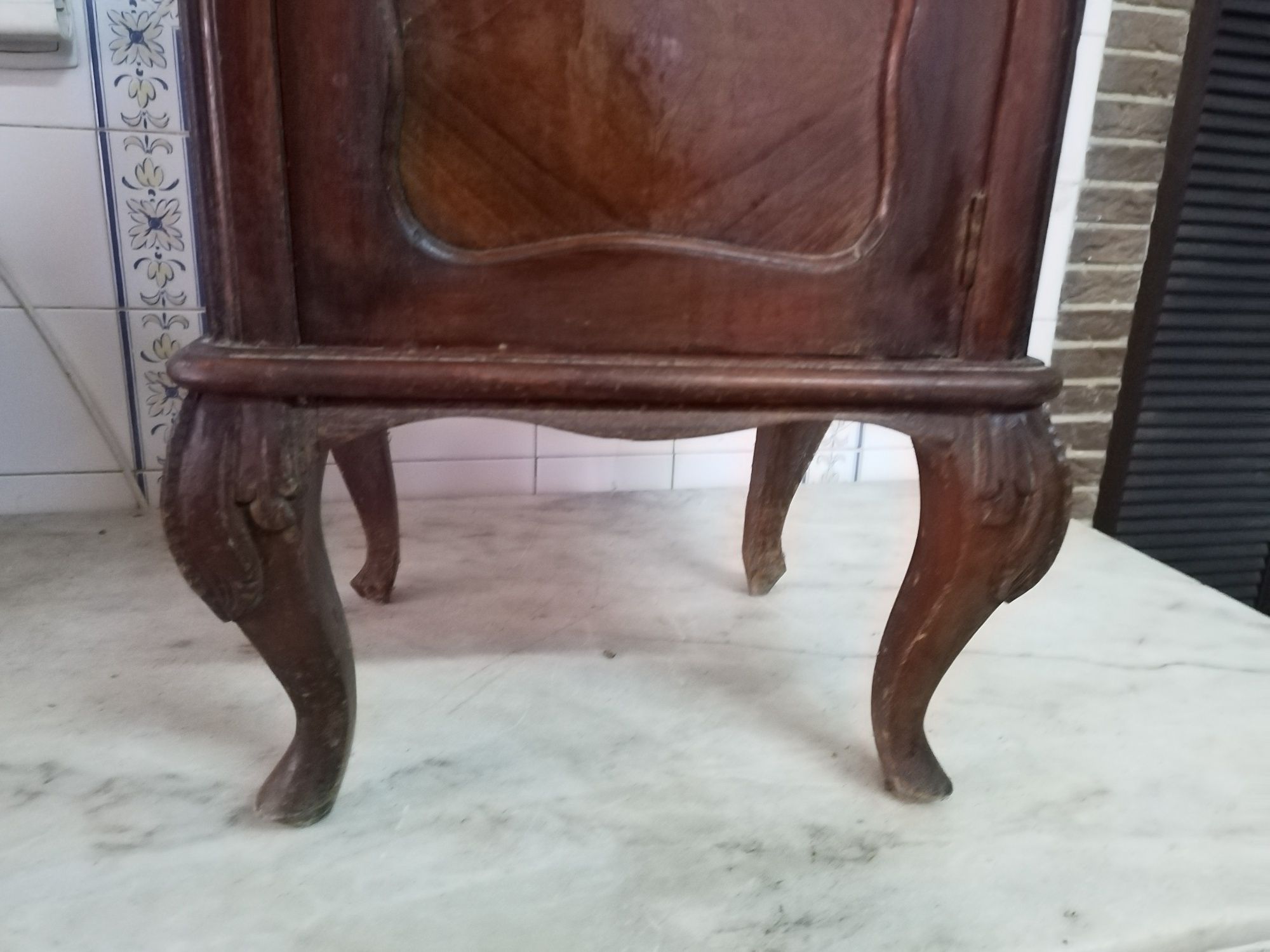 mesa cabeceira antiga