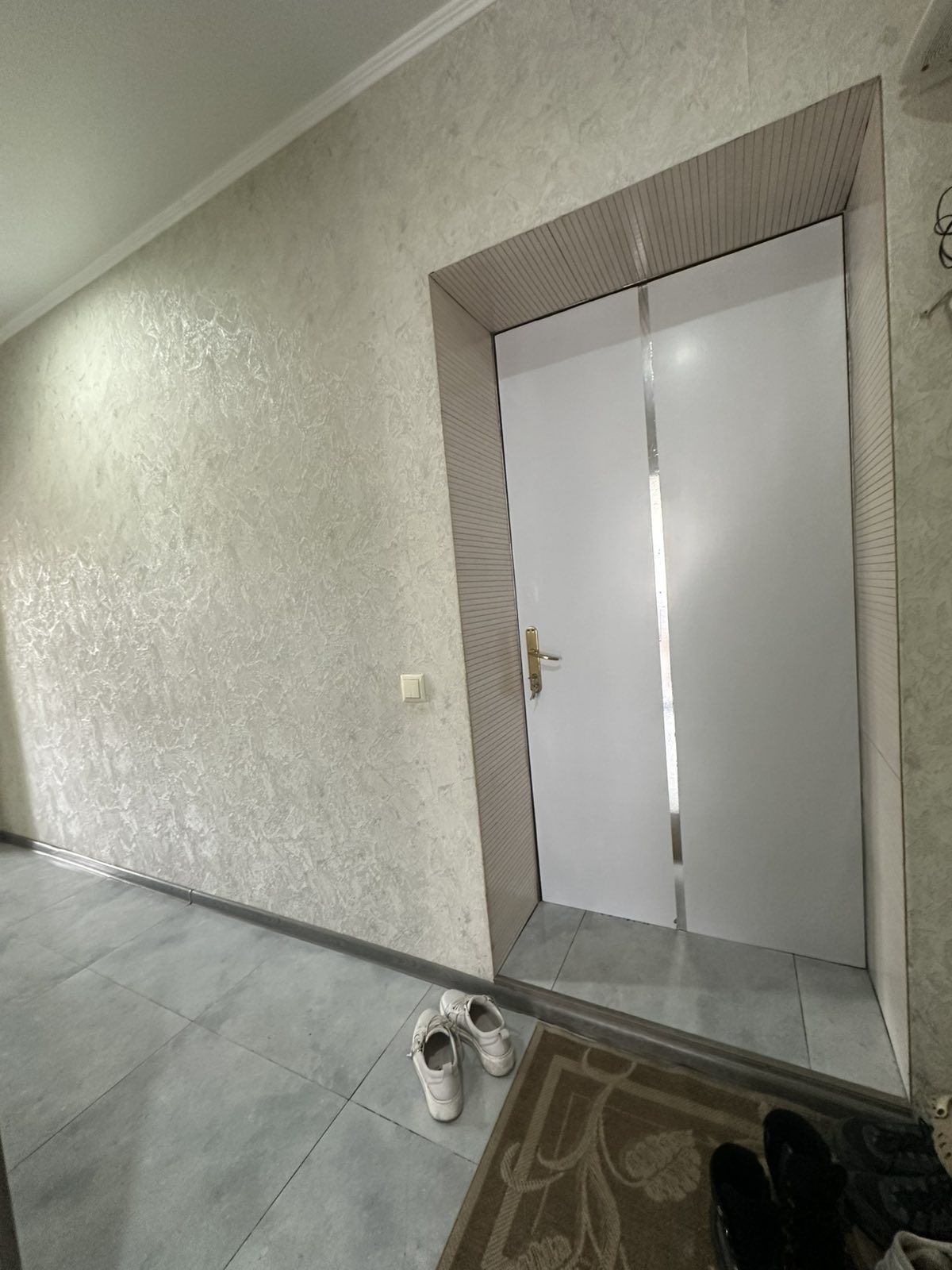 Продам 2кімнатну з ремонтом в центрі міста.