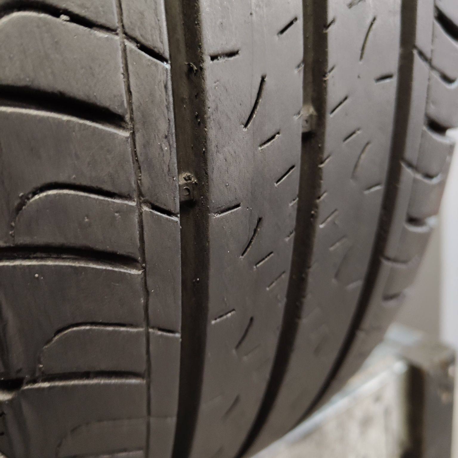 205/65/16 C Sprzedam parę opon letnich Goodyear