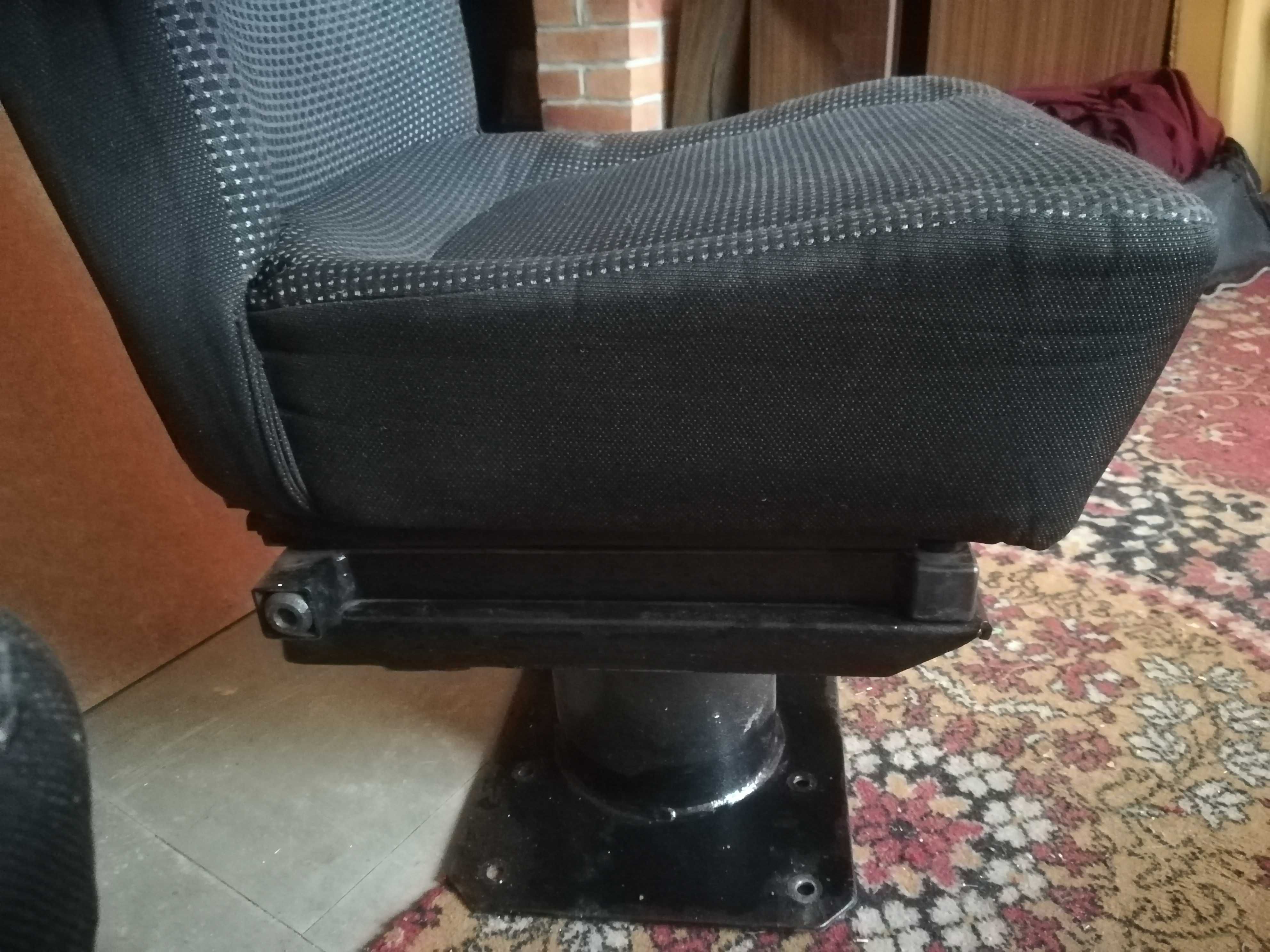 Fotele obrotowe - kamper, bus, motorówka.