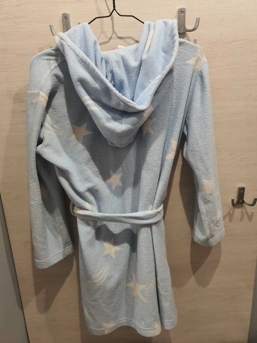 Polarowy Niebieski szlafrok w białe gwiazdki z kapturem Tamer r. S 36