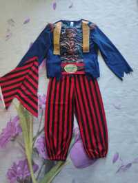 Карнавальный костюм пирата пират разбойник
На 11-12 лет
Отличное состо