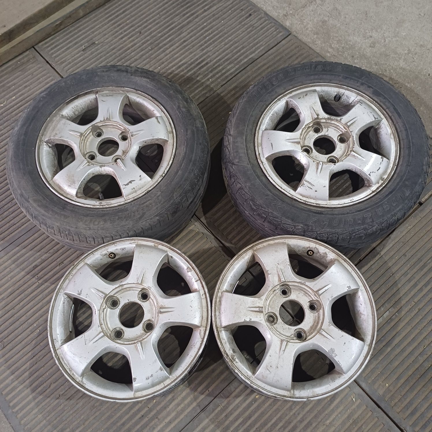 Продам титаны r15.  4 ×114.3