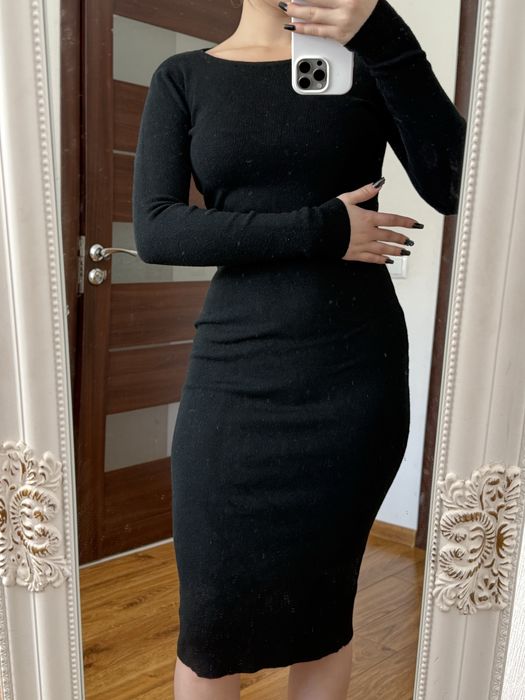 Тепле чорне плаття