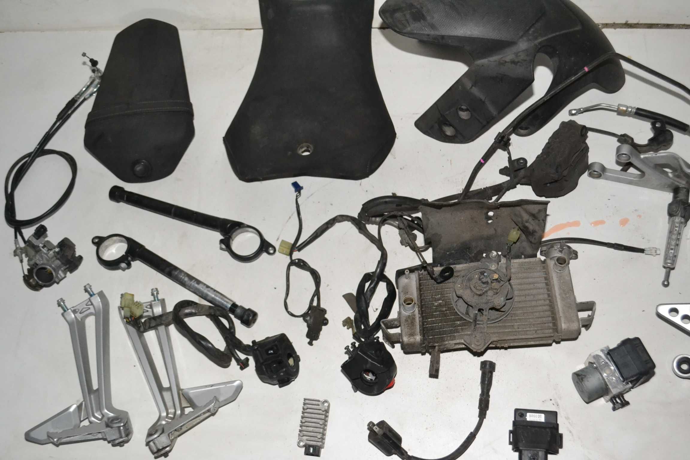 Yamaha r125 yzf r 125 , 17r set pompa moduł cewka siedzenie kierownica