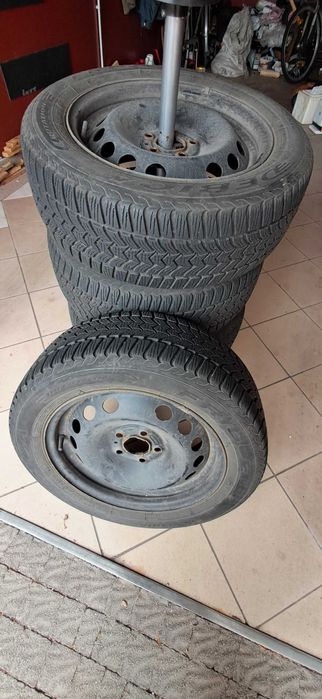 komplet 4 opon zimowych wraz z felgami sprzedam